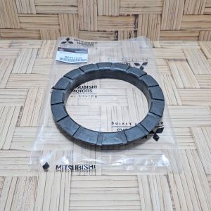 KARET TATAKAN PENAHAN PER KEONG BELAKANG PAJERO SPORT MR491949 2009 SAMPAI 2015 PART MOBIL