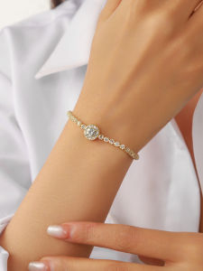 สร้อยข้อมือเพชรสดใสหรูหราสําหรับผู้หญิง 2024 เพชรแฟลชลมเย็นสดใสใหม่การออกแบบขนาดเล็กความรู้สึกสร้อยข้อมือเพชร Mosan