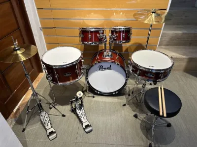 Pearl Roadshow Jr. 5-Piece Complete Drum Set with Hardware