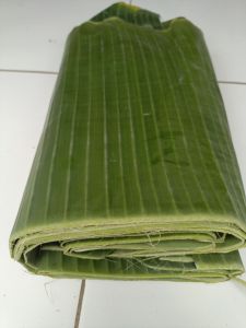 daun pisang batu pisang kluthuk segar /fresh 500.gram