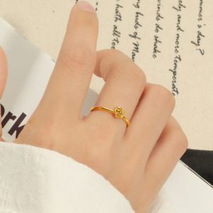 แหวนเงินสีทอง Titanium Steel แหวนรูปดอกกุหลาบสีทองสำหรับผู้หญิง แหวนแบบเรียบง่ายหรูหรา แหวนนิ้วแบบไม่ต้องซัก