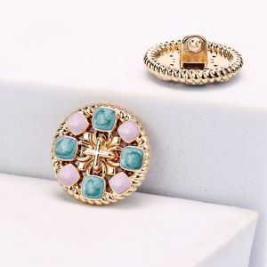 Retro Luxury Hollow Metal Button for Knitted Sweater And Chiffon Shirt High End Vintage Style Resin And Metal Sewing Accessory