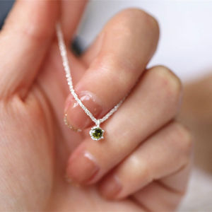 [Gnker] Sparkling Clavicle Chain Choker Necklace Green Diamond Gypsophila Pendant Necklace for Women