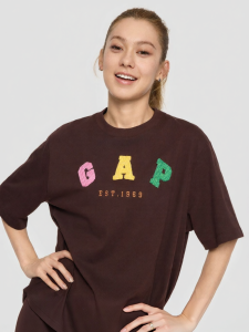 Gap | Fashionable Embroidered Logo T-Shirt