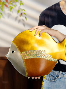 ตกแต่งบ้านด้วยของตกแต่งชั้นวางของเซรามิกหรูหรา รูปปลา สำหรับห้องนั่งเล่นและห้องน้ำ ตกแต่งสไตล์จีน