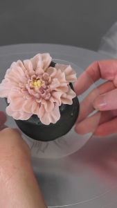 5PCS เบญจมาศ Crepe ครีมท่อเคล็ดลับชุด-สแตนเลสสตีลไอซิ่งหัวฉีดสําหรับ Buttercream ดอกไม้ DIY เค้กอุปกรณ์ตกแต่ง