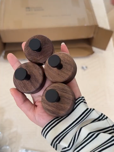 YissTiee North American Black Walnut  Door Rear Toilet Strong Adhesive Hanger Wall Hanging Wall Single Hook Nail Free Hook