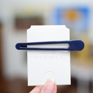 กิ๊บติดผมสีสันสดใส สไตล์เรียบง่าย กิ๊บติดผมหน้าม้า ตกแต่งผมสไตล์เกาหลี ใช้ได้ตลอดทั้งปี วัสดุอื่นๆ