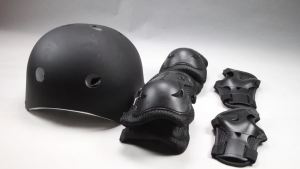 7PCS Kids Bike Helmet Set with Knee Elbow Pads Wrist GuardsAdjustable Helmet for Toddler Kids&Youth3-10yrs Protective Gear Set