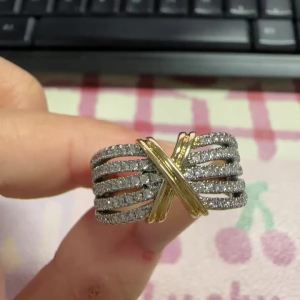Huitan Knot Design Two Tone Ring for Women Cross Inlaid Bright Cubic Zirconia Fashion Wedding Party Accessories Elegant Jewelry
