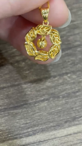 Poh Heng Jewellery 22K Serenity Leaf Round Pendant in Yellow Gold[Price By Weight]