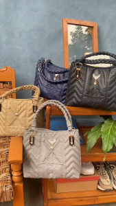 Tas Tangan Selempang Handbag Slingbag Wanita Bordir Kulit Sintetis Import Kekinian Terbaru best seller – MIZUNO BAG – GRIV -