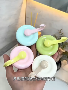 【READY STOCK】Dopamine Suction Hook | Colorful Strong Adhesive Hook | No-Drill Removable Bathroom & Kitchen Hook 多巴胺吸盘挂钩