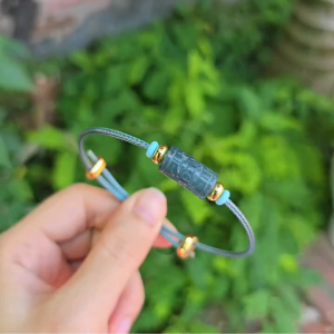 Q2077 Vòng lu thống trúc khắc Lam Ngọc trong băng dây cáp ko kén mệnh - Phong Thuỷ TUDO