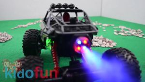 RC Mobil Jeep Crawler Keluar Asap dan Lampu Skala 1:14 Remot Kontrol 5Channel with Charger 2.4GHz