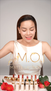 Son Thỏi Love M.O.I Holiday Phiên Bản Mùa Lễ Hội 2.7g