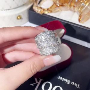 Huitan Luxury Wide Ring for Women Wedding Party Fashion Accessories Full Bright Cubic Zirconia Gold Color/Silver Color Jewelry