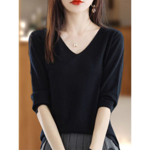 DVDK | Black V-Neck Short Sleeve Knit Top