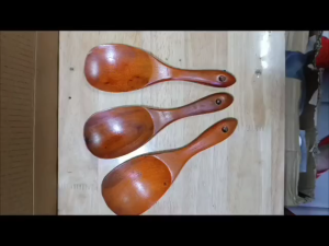 VÁ XỚI CƠM GỖ TỰ NHIÊN DÀI 20CM – TIỆN DỤNG THÂN THIỆN VỚI SỨC KHỎE