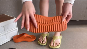 1 Pair Men Women Lightweight Outdoor Anti Slip Summer Sandals Slippers Thick Bottomed Soft Breathable Comfortable Beach Sports Flip Flops