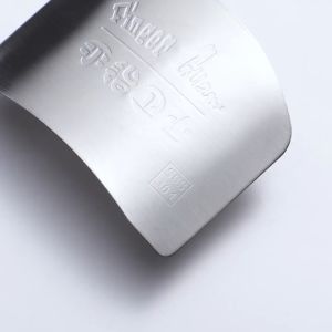 Dụng cụ bảo vệ ngón tay khi gọt vỏ rau củ làm bếp bằng thép không gỉ tiện dụng  Cindyhome Y