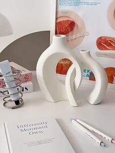 A Set of Hugging Vase Ornaments Home Decoration Ornaments Plastic Vase Dry Vase Office Entrance Cabinet Decorative Vase