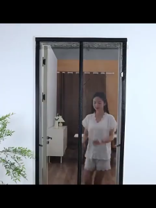 🔥100 times more durable than ordinary door curtains🔥Screen doors Magnetic Door Net Magic Door Magnetic Door Ultra-fine dense small mesh structure Tiny mosquitoes and bugs cannot pass through effectively keep insects out