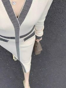 V-Neck Knitted Dress Color Block High Waist Slimming Midi Length Business Casual Style Retro Fashion Commute Autumn Winter
