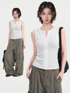 KBVVR | White Wide-Shoulder Halter Neck Sports Vest Bra