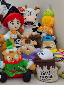 Trendy Dog Toy Plushie Chew Proof Noise Making Hide And Seek Food Toy for Pets Other Brand Dog Toys And Supplies