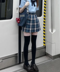 Swan Velvet Knee-High Socks for Women Silken Smooth Anti-Slip Long Tube Hosiery with Leg Shaping Effect for Summer