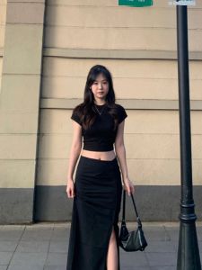 Đen Nguyên Chất Cotton Áo Thun Nữ Tay Ngắn Cho Nữ Gió Phong Cách Slim Fit Mùa Hè Hàng Mới Về Chiều Dài Eo Cổ Tròn hàng Đầu