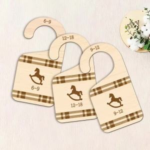 7Pcs Wooden Clothes Hangers Portable Wardrobe Hangers with Horse Pattern for Childrens Clothing Storage Organizers