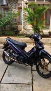 STRIPING STICKER LES LIS POLET Honda Supra x 125 fi 2018 hitam ungu stiker Lis body motor termurah terbaik Mahkota Stiker