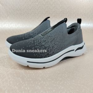 SEPATU SLIP ON WANITA SEPATU FASHION WANITA KEKINIAN SEPATU COMFORTABLE WORLD WOMENS / SEPATU FASHION SHOES