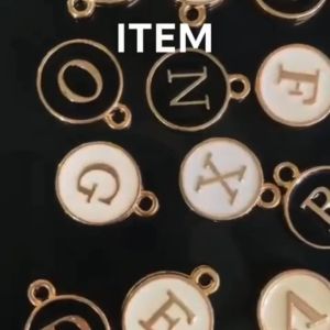 Huruf Charm Epoxy Warna Hitam Gold Putih: Aksesoris Kerajinan Tangan Premium