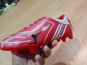 Apa Itu Sepatu Bola Anak Laki-laki Usia 6-10 Tahun?
