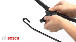 Bosch Aerotwin U-Hook Car Wiper Pair Set for Honda Odyssey RC1