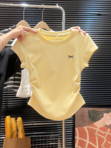 Áo Thun Cổ Tròn in Nơ Bướm Mùa Hè Ôm Eo Xếp Ly Tay Ngắn Thon Gọn Vai Áo Thun Đa Năng Phong Cách Đường Phố Thường Ngày