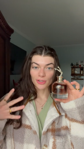 Premium Women’s Perfume – Sweet Honey Floral & Warm Amber Eau de Parfum