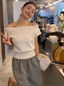 Horace Nữ Tay Ngắn Ice Silk Áo Sơ Mi Đan Mùa Hè Phần Mỏng Một Từ Cổ Slim Fit Màu Nguyên Chất Chỉ Trực Tuyến