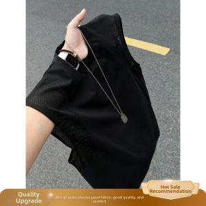 Quick Drying Sleeveless Workout Vest for Men Breathable and Mesh Design