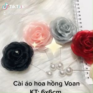 Trâm cài áo hoa hồng voan. Có nhiều màu