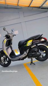 STRIPING STICKER Honda Scoopy 2024 2025 Energetic Silver Hitam