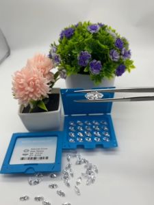 เพชร CZ (Cubic Zirconia) เกรด KOREA MACHINE CUT รูปทรงสี่เหลี่ยมจัตุรัส/รูปทรงสี่เหลี่ยมตัดมุม/รูปทรงหัวใจ/รูปทรงมาร์คีย์ SQUARE/CUSHION/HEART/MARQUISE  มีหลายขนาดไซส์ให้คุณได้เลือก นำไปทำเครื่องประดับแฟชั่น