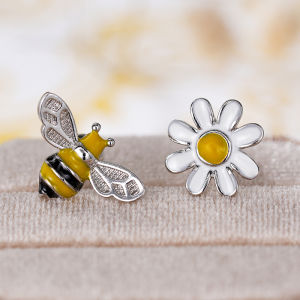 Huitan Dainty Yellow Flower and Honey Bee Animal Stud Earrings Chic Enamel Earrings for Women Daily Wear Exquisite Ear Jewelry