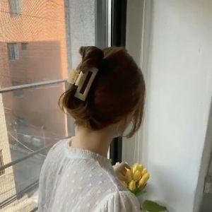 Kẹp tóc càng cua chữ nhật style Hàn Quốc màu cơ bản