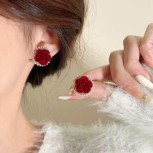 (Bebas beli 2 dapat bonus) A96 Anting Rose mawar merah Korea style titanium