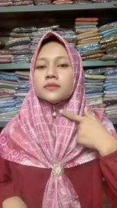GRATIS BROSS Promo 3 Pcs Hijab Zipper Resleting Motif Terbaru Jilbab Segiempat Instan Bahan Voal Premium By Hanana Style