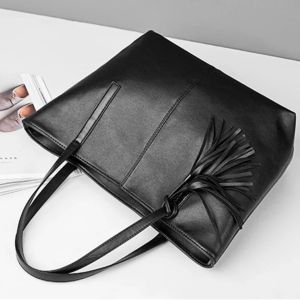 Tas wanita  tas wanita kuliah totebag aurora rumbai